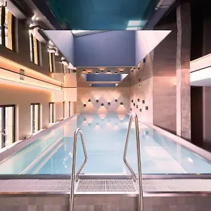 **** Aparthotel Adina Germania